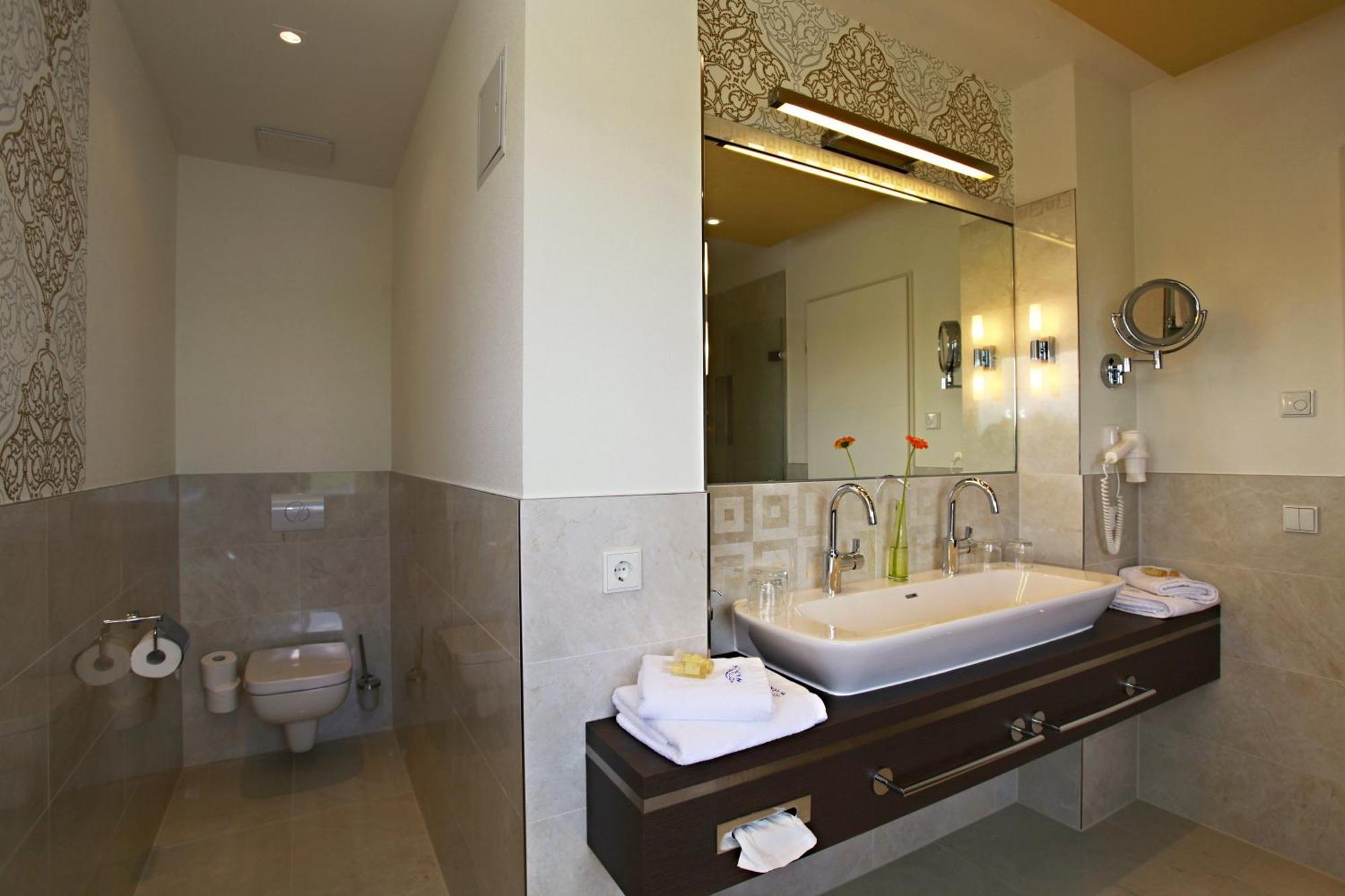Hotel Warnow روستوك المظهر الخارجي الصورة