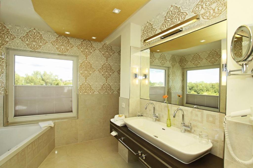 Hotel Warnow روستوك المظهر الخارجي الصورة